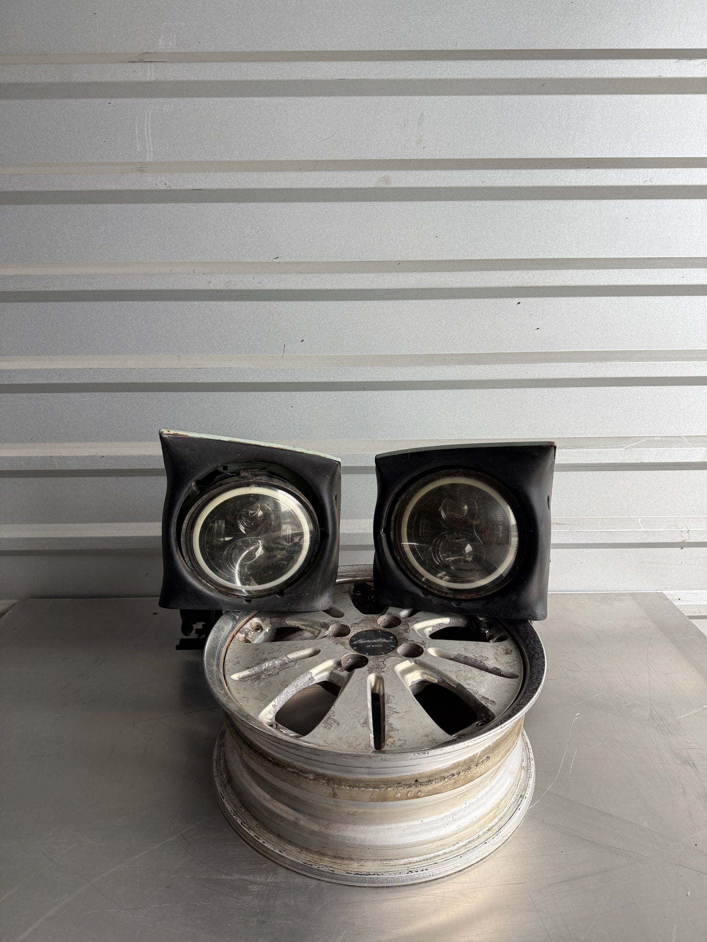 OEM Pop-Up Headlight Assembly Pair w/ Halo Projectors – 1990–1997 Mazda Miata NA