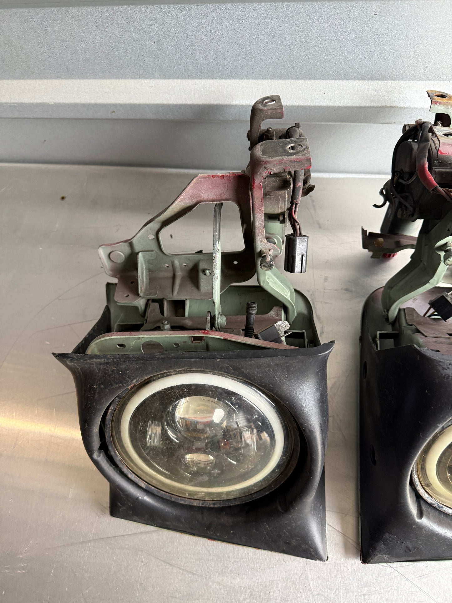 OEM Pop-Up Headlight Assembly Pair w/ Halo Projectors – 1990–1997 Mazda Miata NA