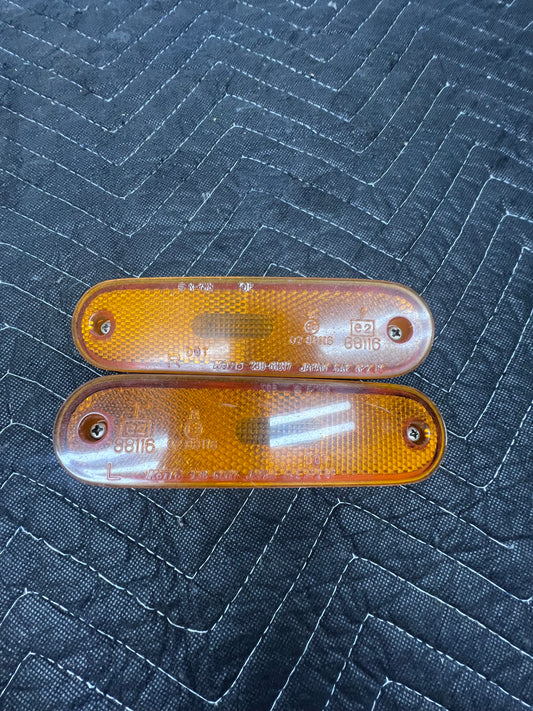 1990–1997 Mazda Miata Front Bumper Side Markers – OEM Amber Lens Pair