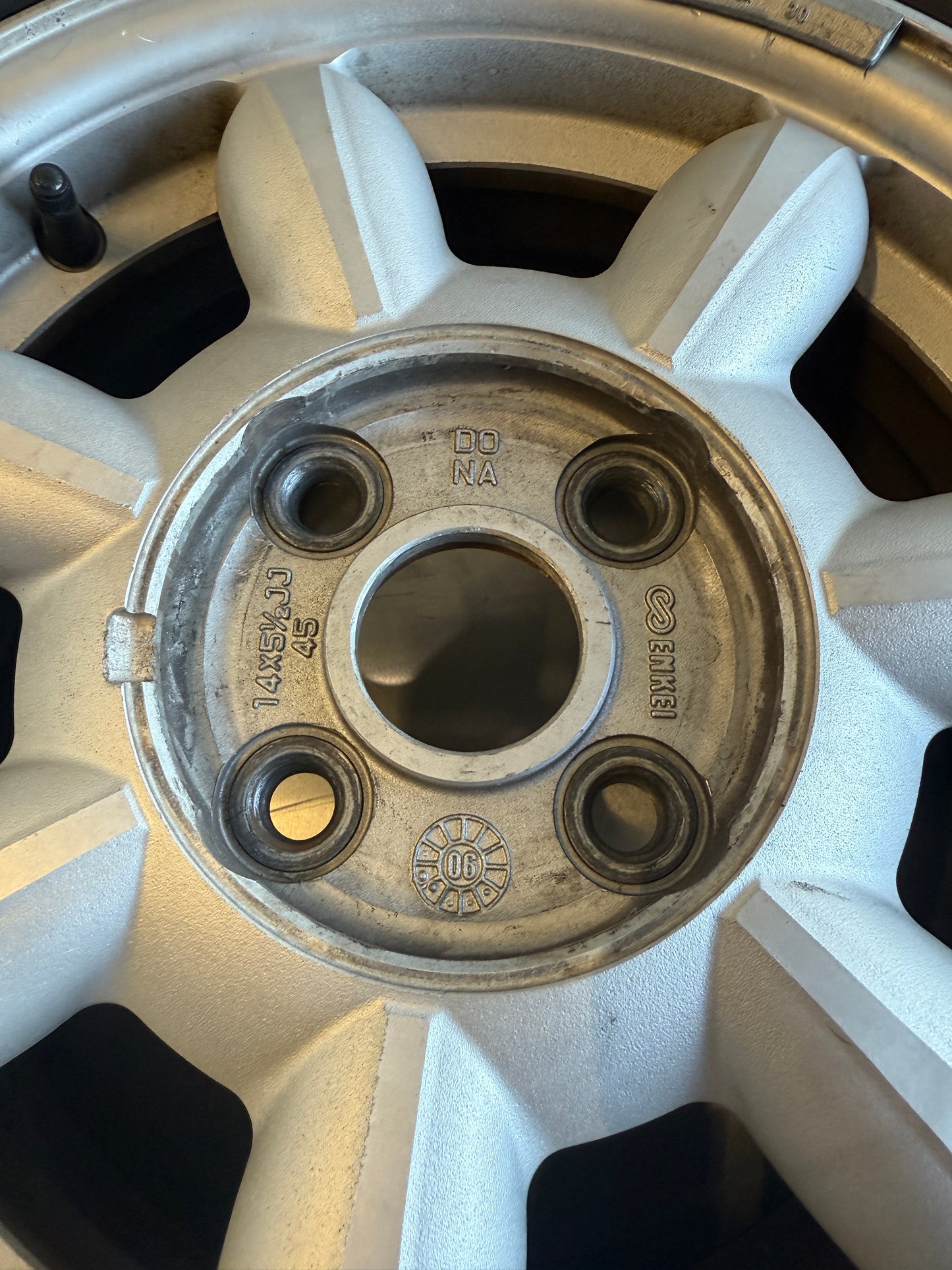 OEM Enkei Daisy Wheel Set w/ Center Caps & Tires – 1990–1997 Mazda Miata NA