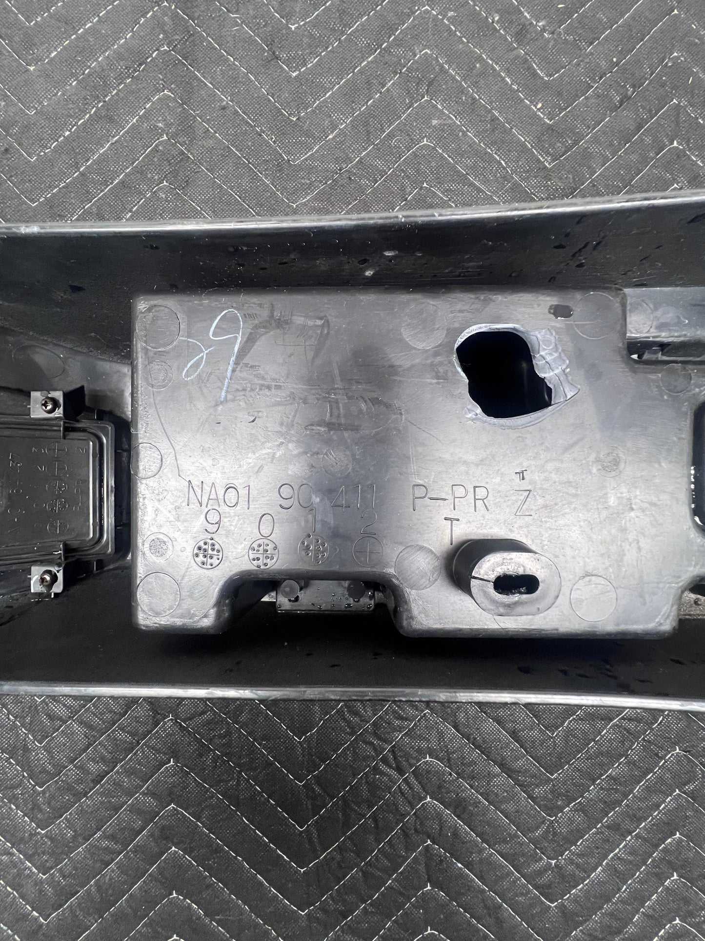 1990–1997 Mazda Miata Center Console with Armrest & OEM Switch Delete Plate – NA6/NA8 Black